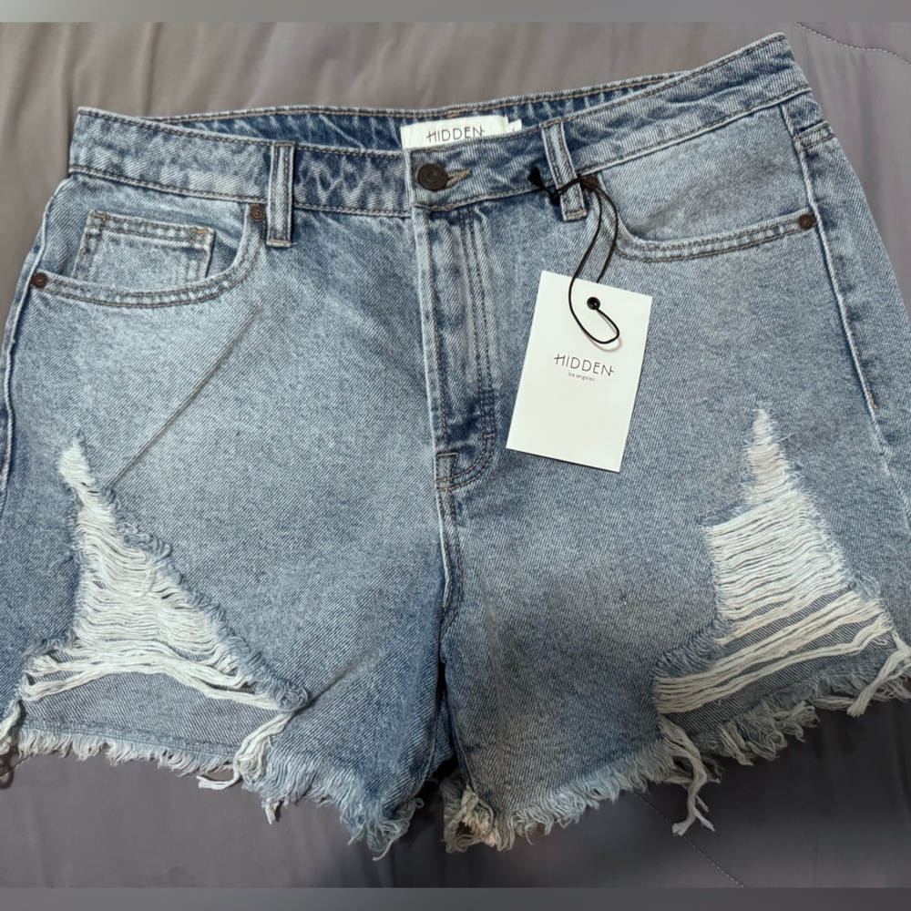 Hidden Women's Frayed Mom Shorts